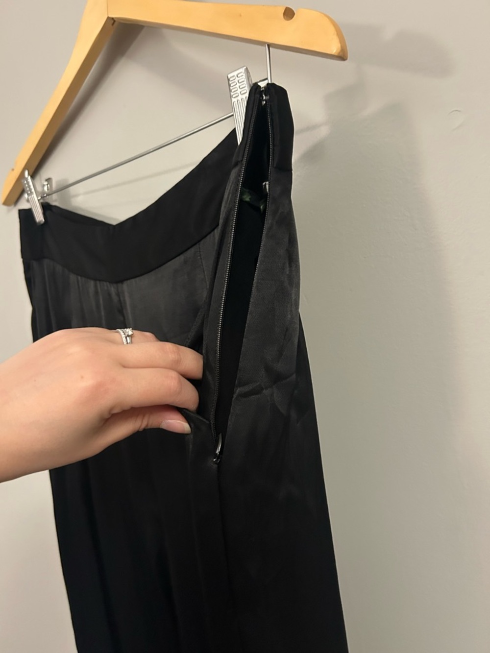 Anthropologie Ettitwa Black Satin Tie-Waist Tapered Pants Size 8 - Picture 6 of 10